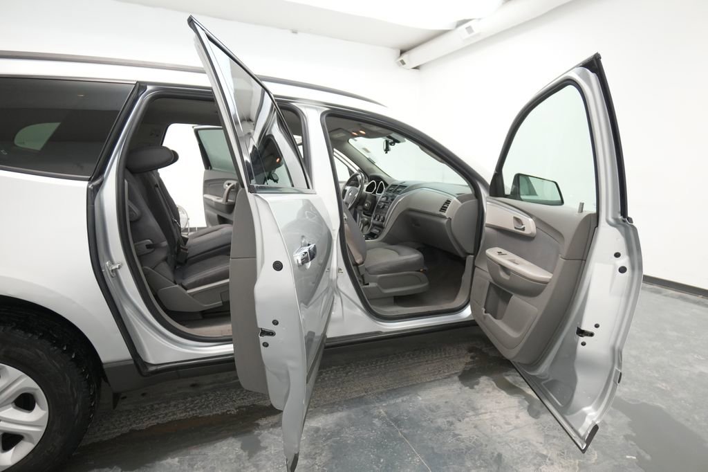 Used 2012 Chevrolet Traverse LS image 26
