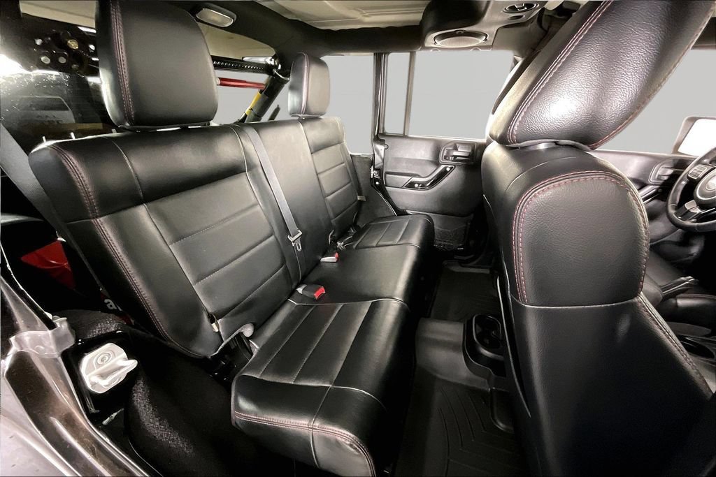 Used 2012 Jeep Wrangler Unlimited Sahara AWD/4WD image 21