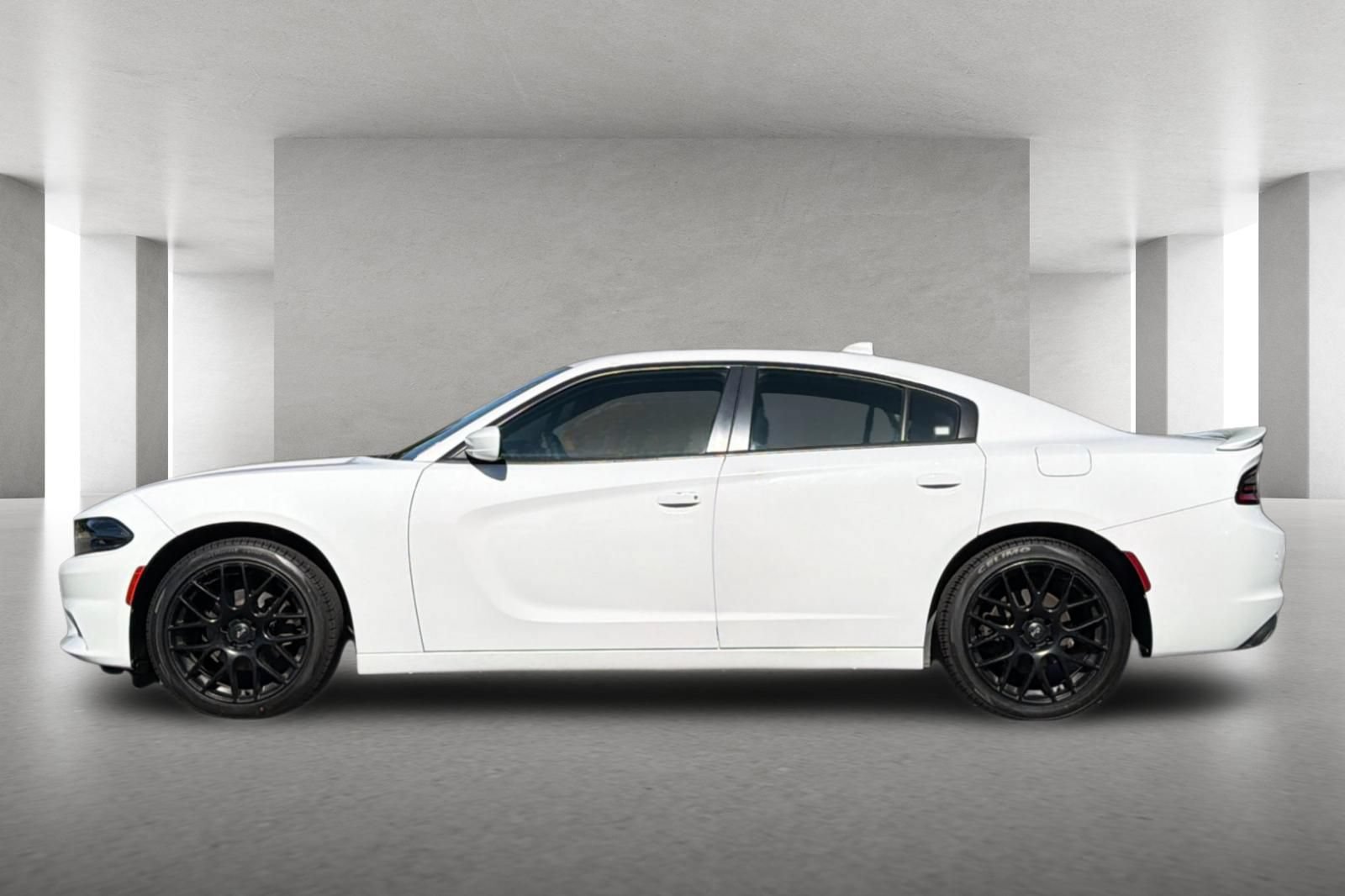 Used 2018 Dodge Charger SXT Plus RWD image 7