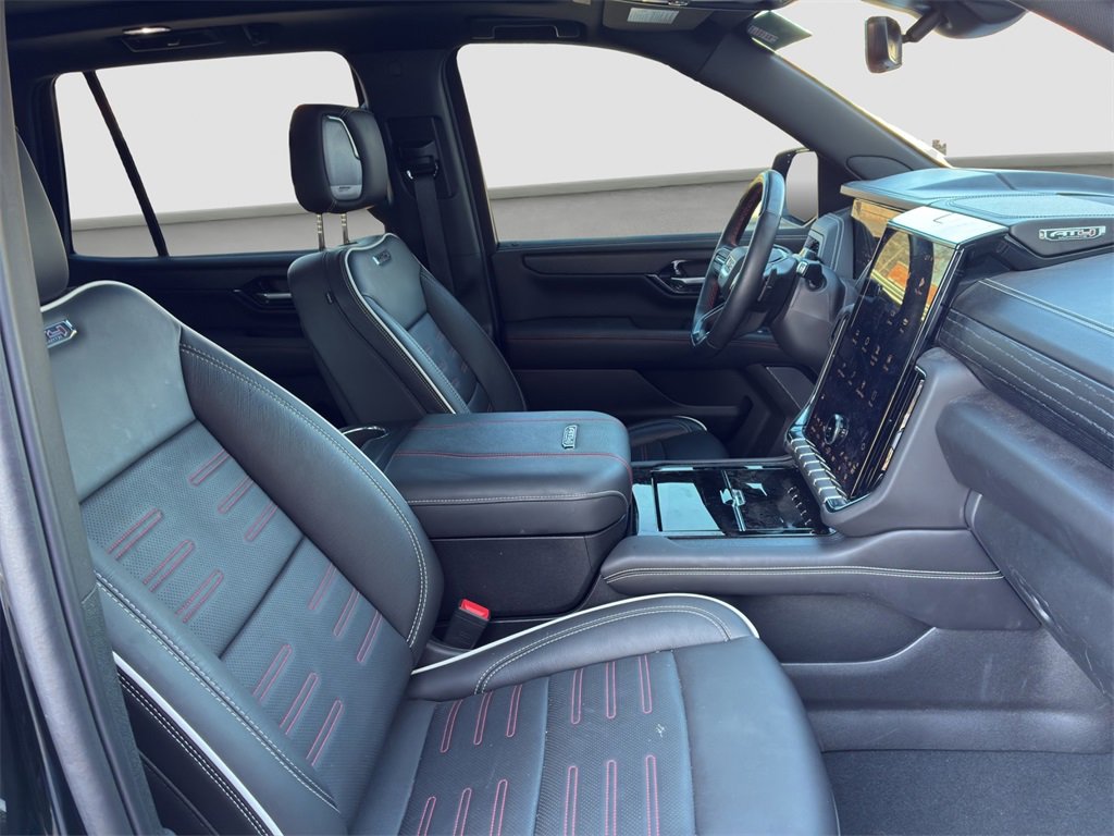 Used 2025 GMC Yukon AT4 Ultimate image 19