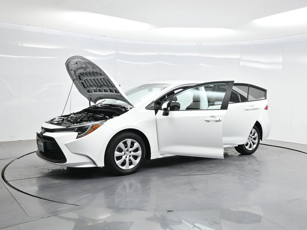 Used 2025 Toyota Corolla LE FWD image 46