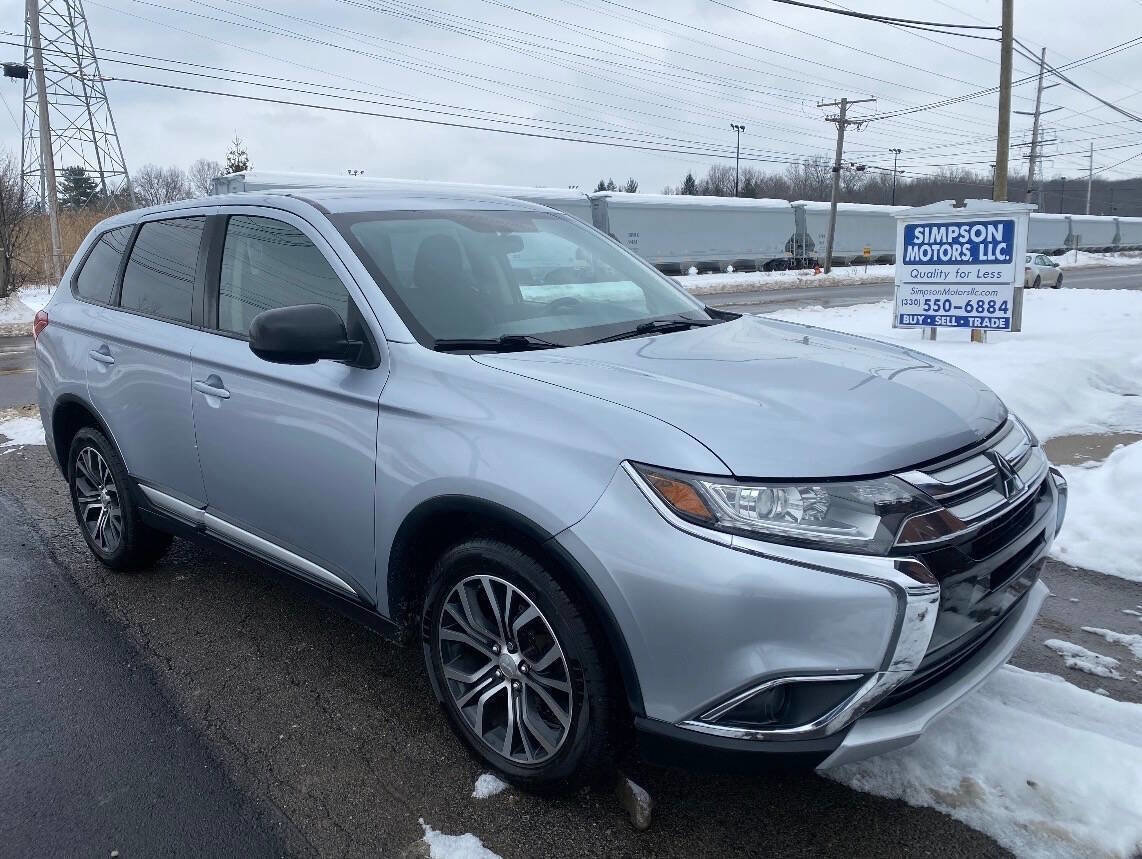 Used 2017 Mitsubishi Outlander ES image 2