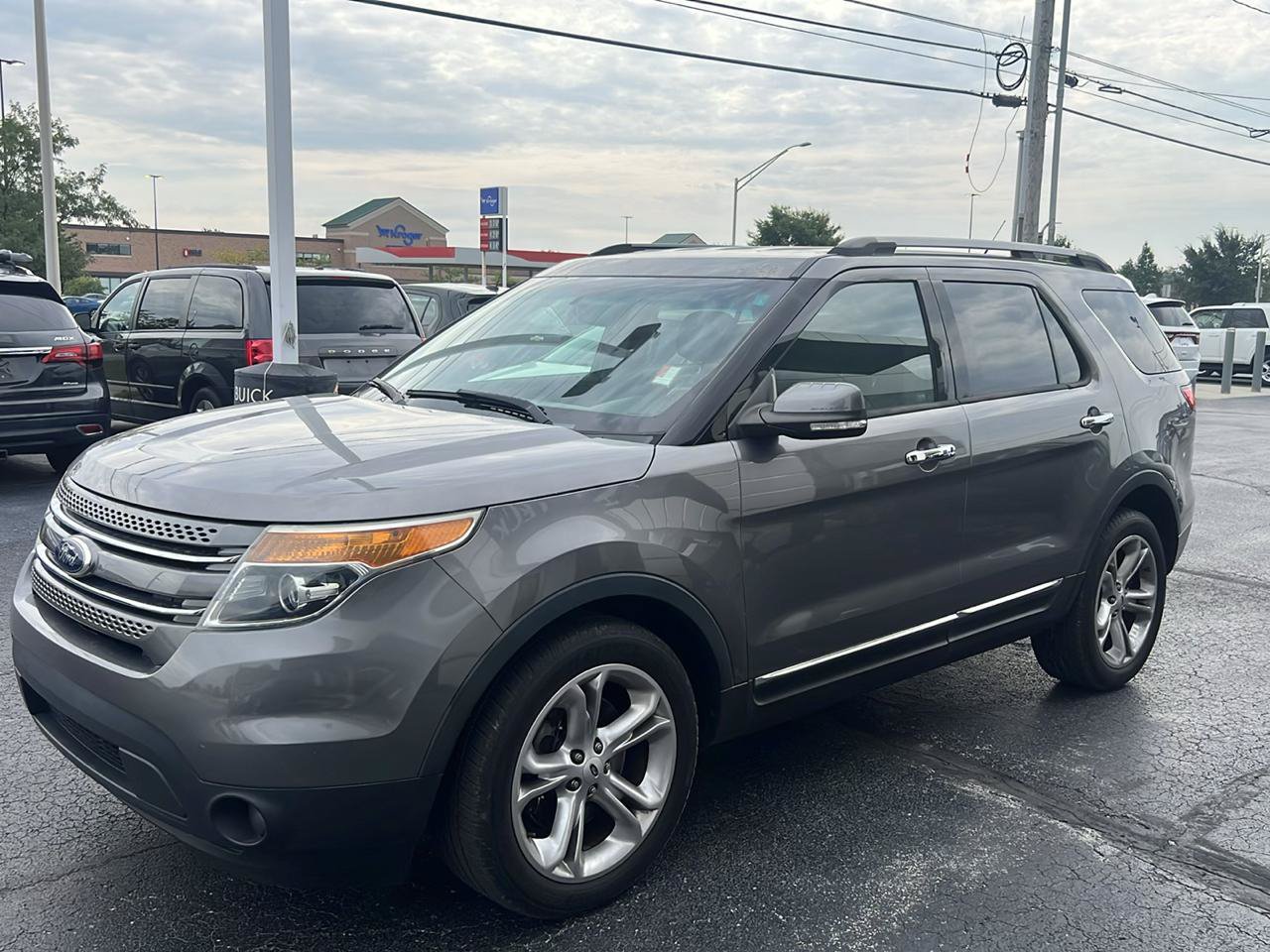Used 2014 Ford Explorer Limited w/ Equipment Group 301A AWD/4WD image 2