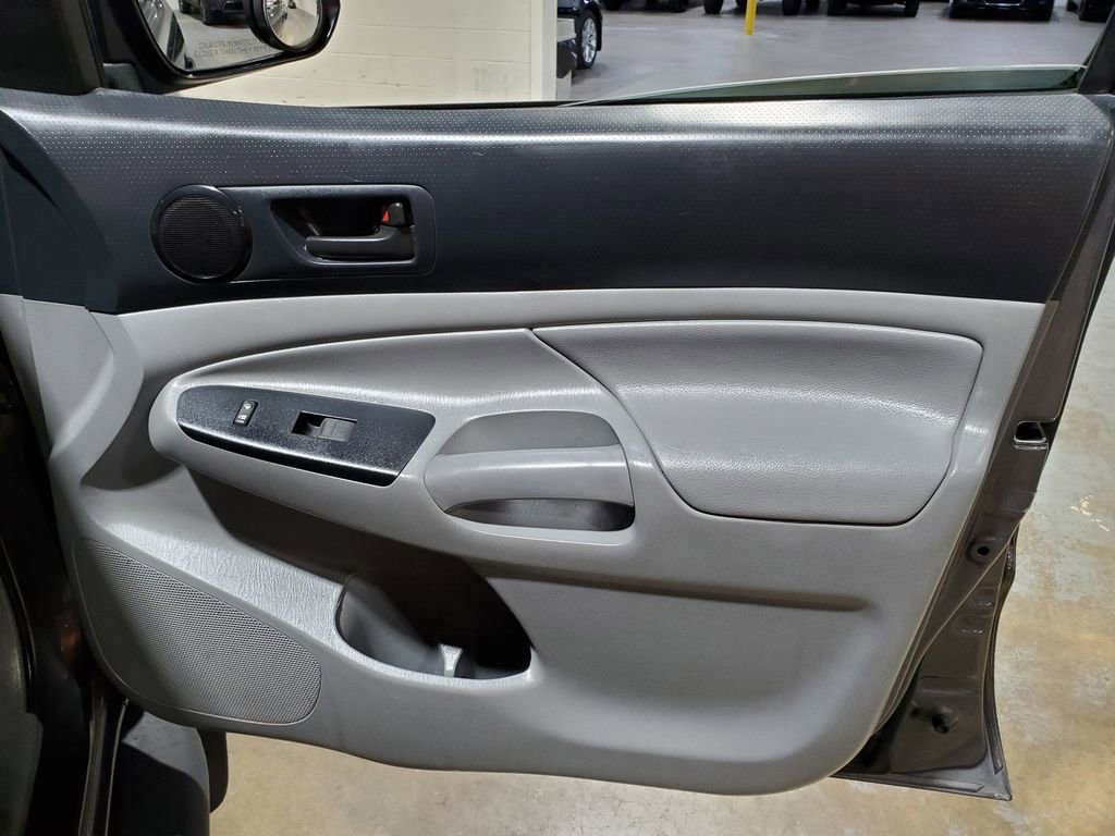 Used 2014 Toyota Tacoma PreRunner RWD image 15