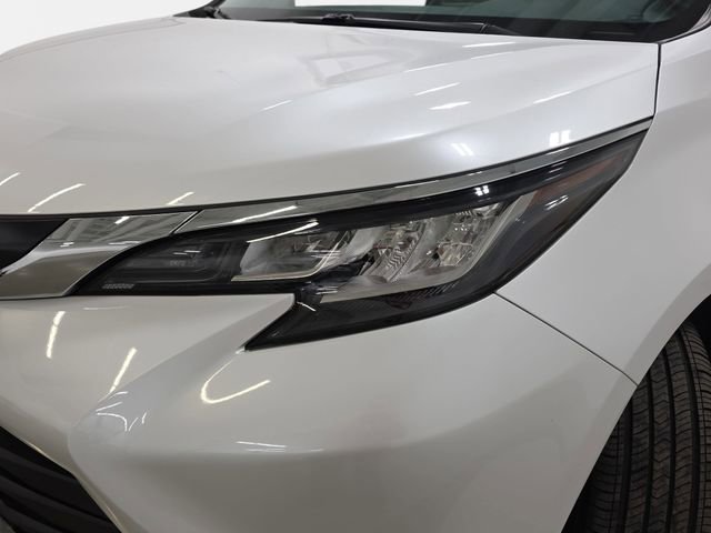 Certified 2023 Toyota Sienna XLE AWD/4WD image 26