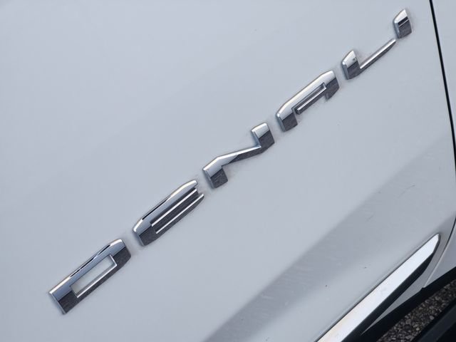 Used 2025 GMC Yukon XL Denali w/ Sun & Power Step Package image 9