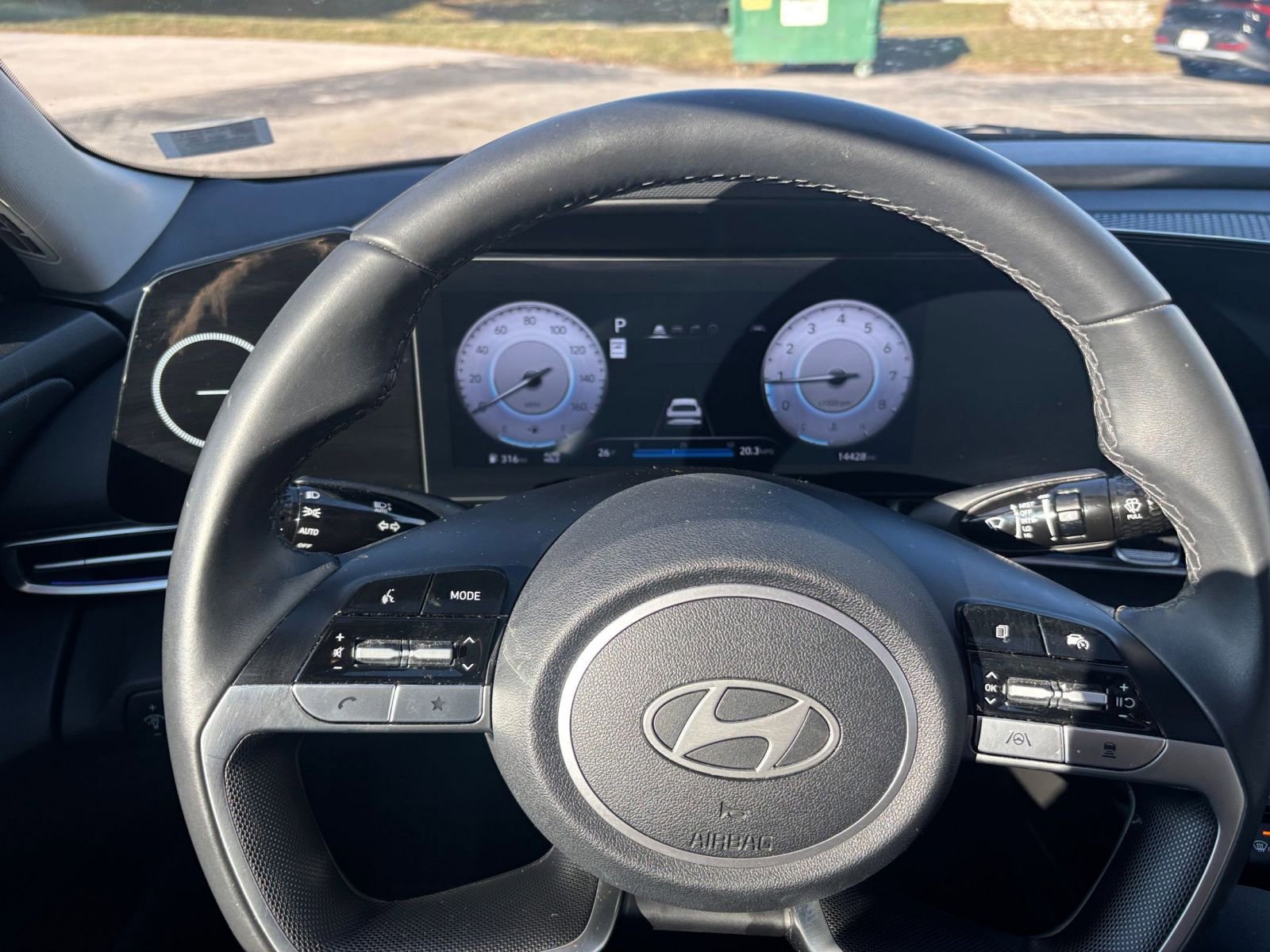 Used 2025 Hyundai Elantra SEL image 33