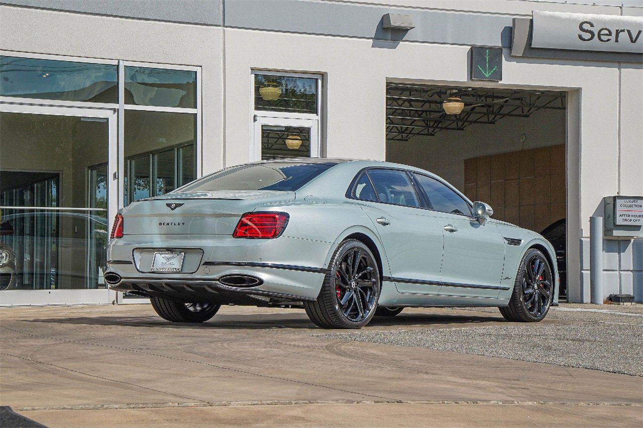 New 2026 Bentley Flying Spur Plug-In Hybrid image 14
