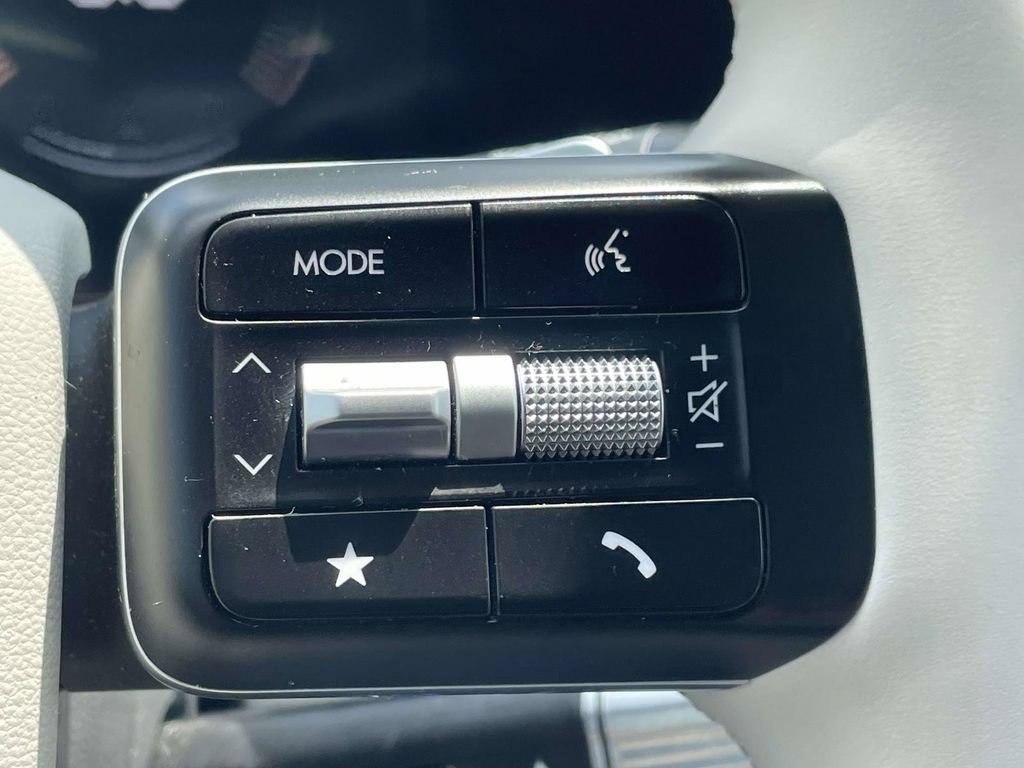 Used 2024 Hyundai Santa Fe SE FWD image 15