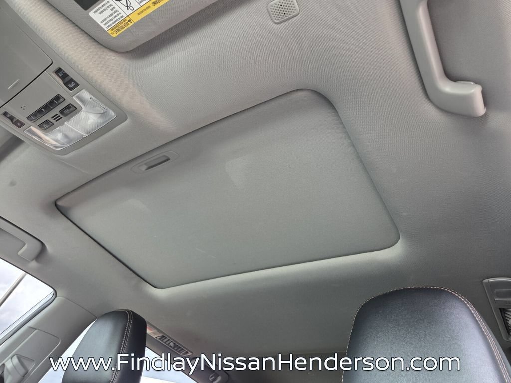 Used 2019 Toyota Highlander XLE AWD/4WD image 11