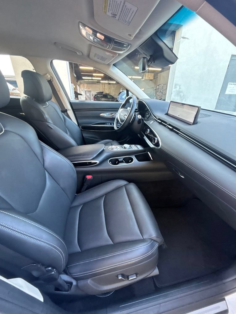 Used 2025 Genesis GV70 2.5T AWD/4WD image 24