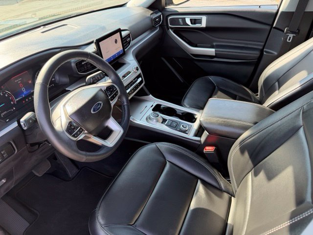 Used 2023 Ford Explorer XLT w/ Equipment Group 202A AWD/4WD image 22