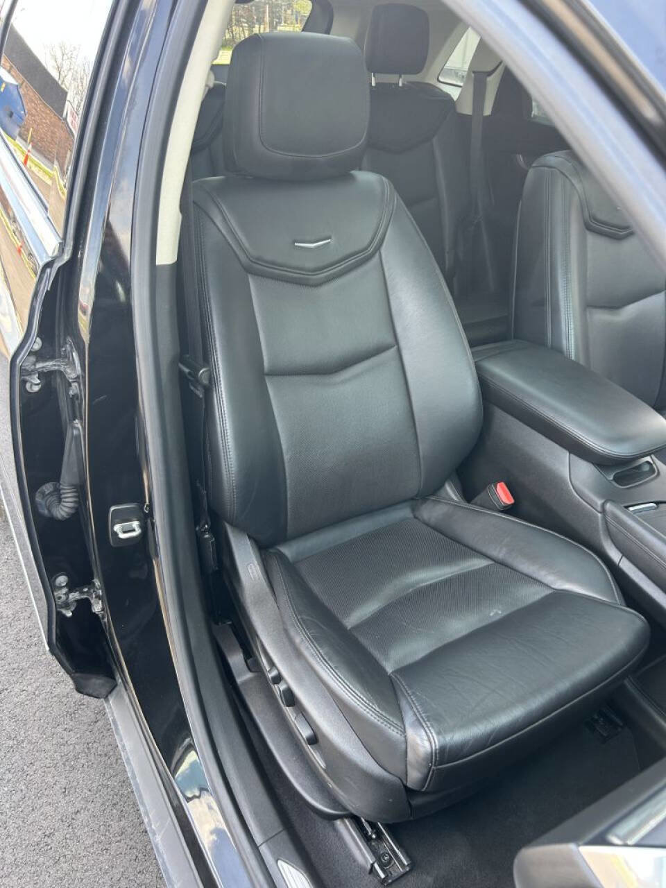 Used 2017 Cadillac XT5 Luxury w/ Driver Awareness Package AWD/4WD image 25
