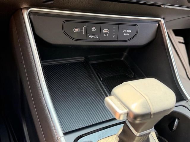 Used 2025 Kia Carnival SX w/ SX Dark Edition Package FWD image 27