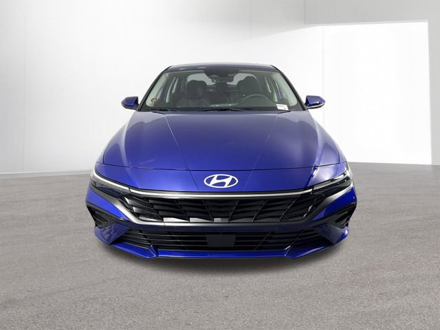 Used 2025 Hyundai Elantra Limited FWD image 16