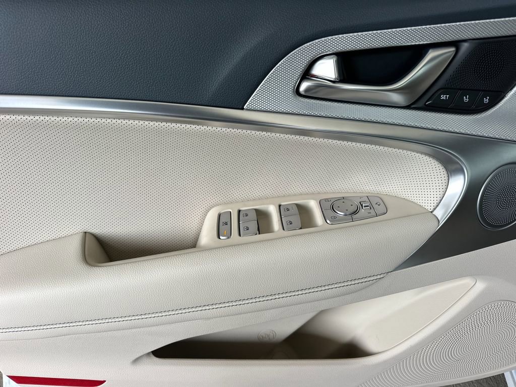New 2026 Genesis G70 2.5T Prestige image 11