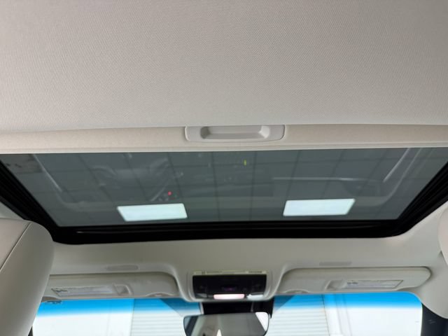 Used 2025 Lexus ES 300h w/ Technology Package FWD image 34