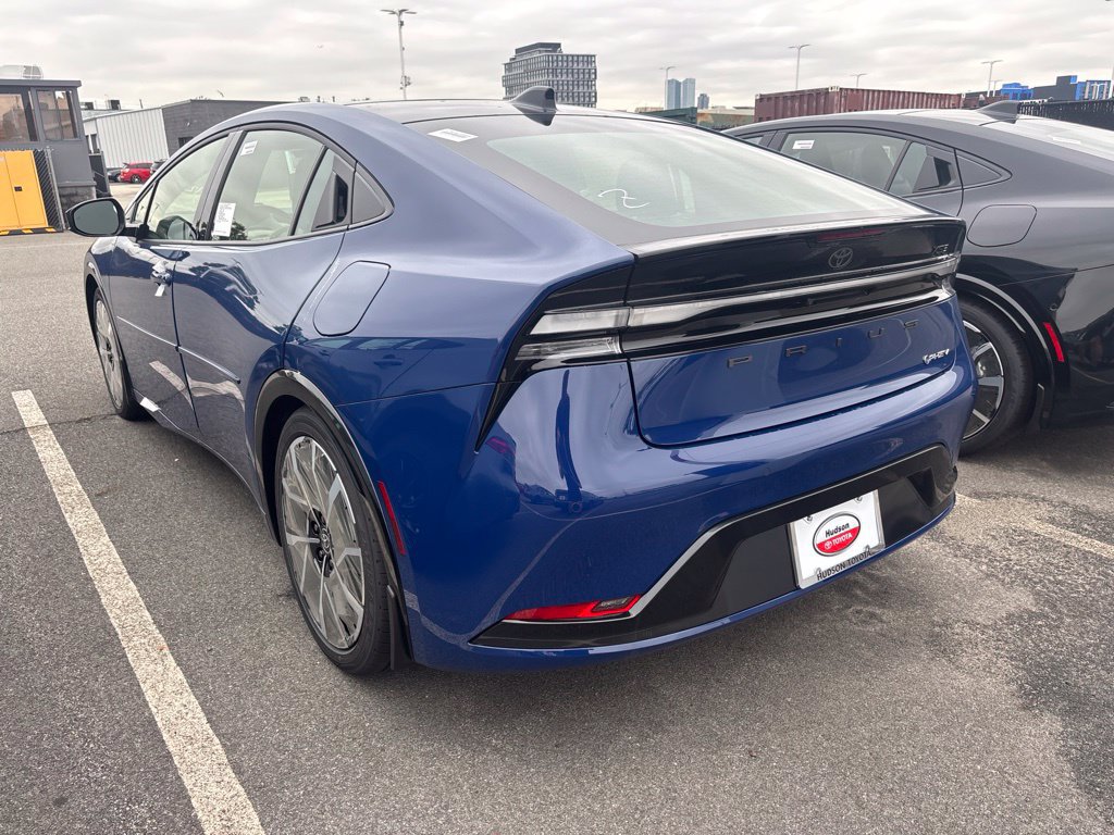 New 2026 Toyota Prius Plug-In Hybrid FWD image 4