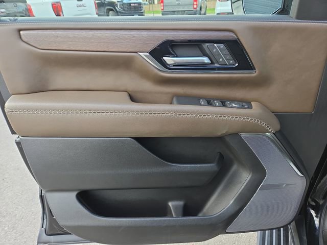 Used 2025 GMC Yukon Denali Ultimate w/ LPO, Floor Liner Package image 15