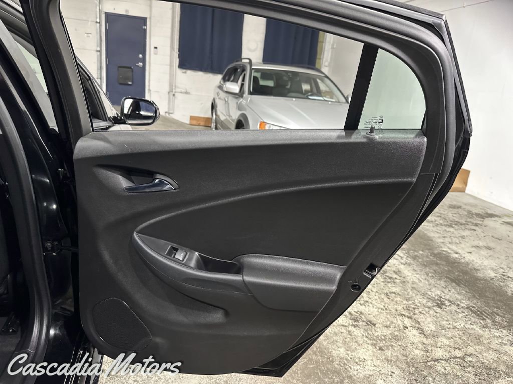 Used 2017 Chevrolet Volt LT w/ Comfort Package FWD image 22