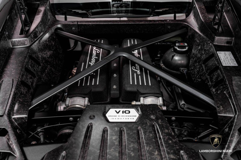 Used 2018 Lamborghini Huracan LP 580-2 image 18