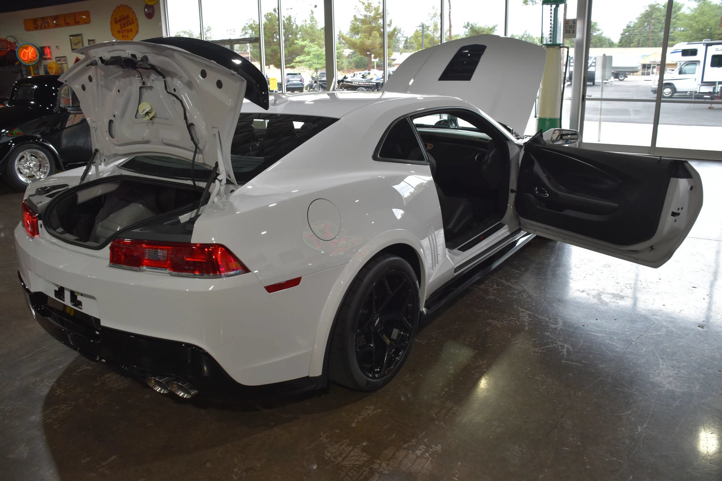 Used 2014 Chevrolet Camaro Z/28 RWD image 16