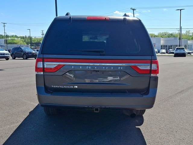 Used 2017 Lincoln Navigator L Select AWD/4WD image 5