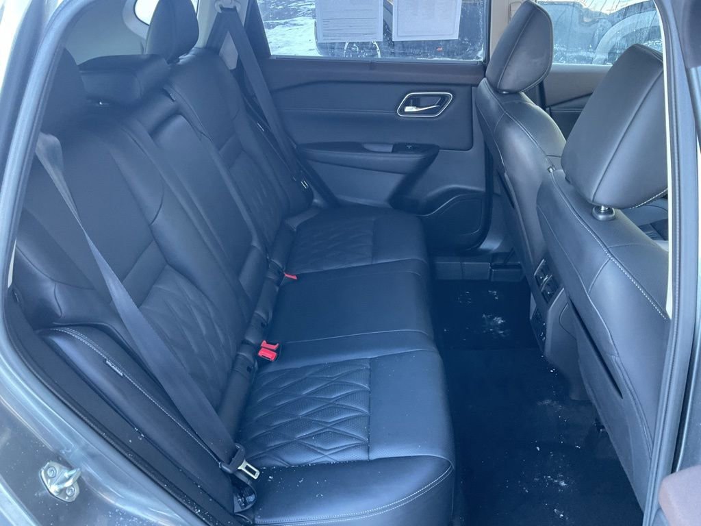 Used 2022 Nissan Rogue Platinum w/ Head-Up Display Package image 19