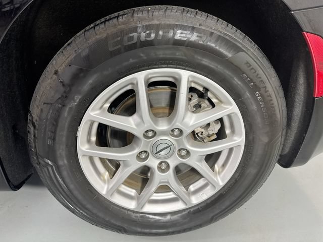 Used 2024 Chrysler Pacifica Touring-L FWD image 5