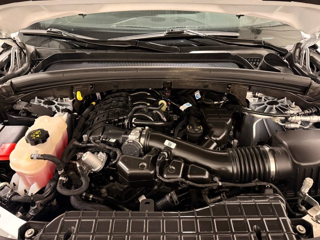 Used 2024 Jeep Grand Cherokee L Laredo image 11