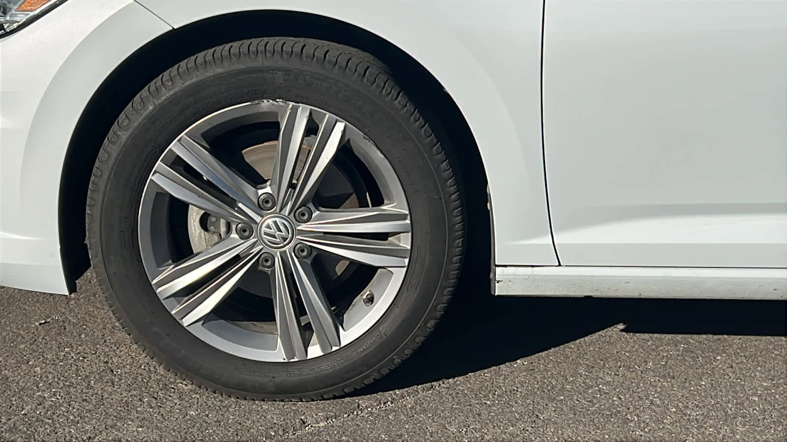 Used 2019 Volkswagen Jetta R-Line image 9