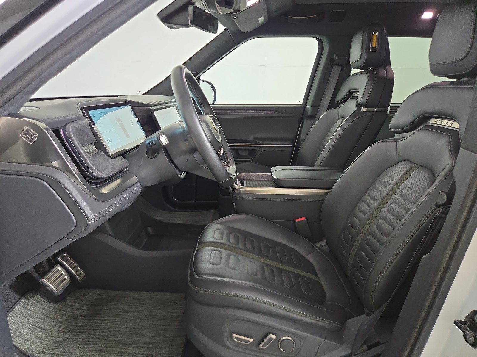 Used 2022 Rivian R1T Adventure AWD/4WD image 20