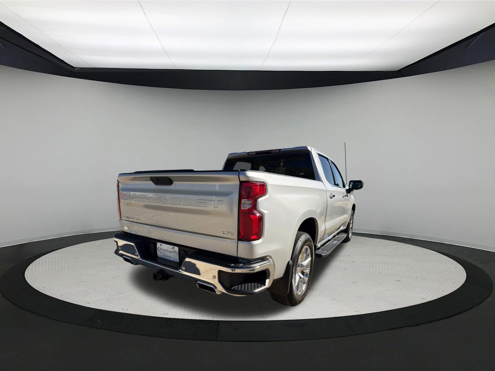 Used 2021 Chevrolet Silverado 1500 LTZ w/ Safety Package II AWD/4WD image 5