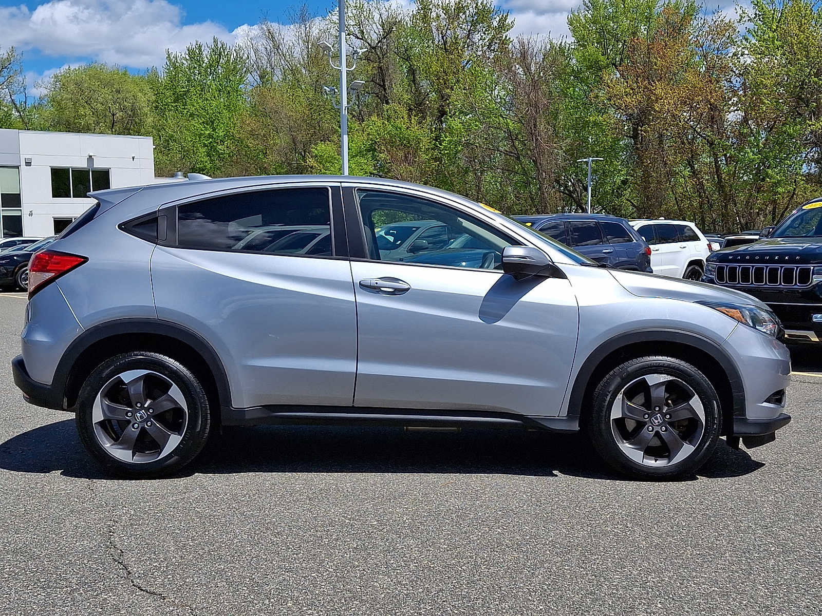Used 2018 Honda HR-V EX image 7