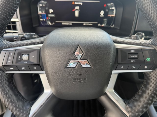 Used 2023 Mitsubishi Outlander SE AWD/4WD image 25