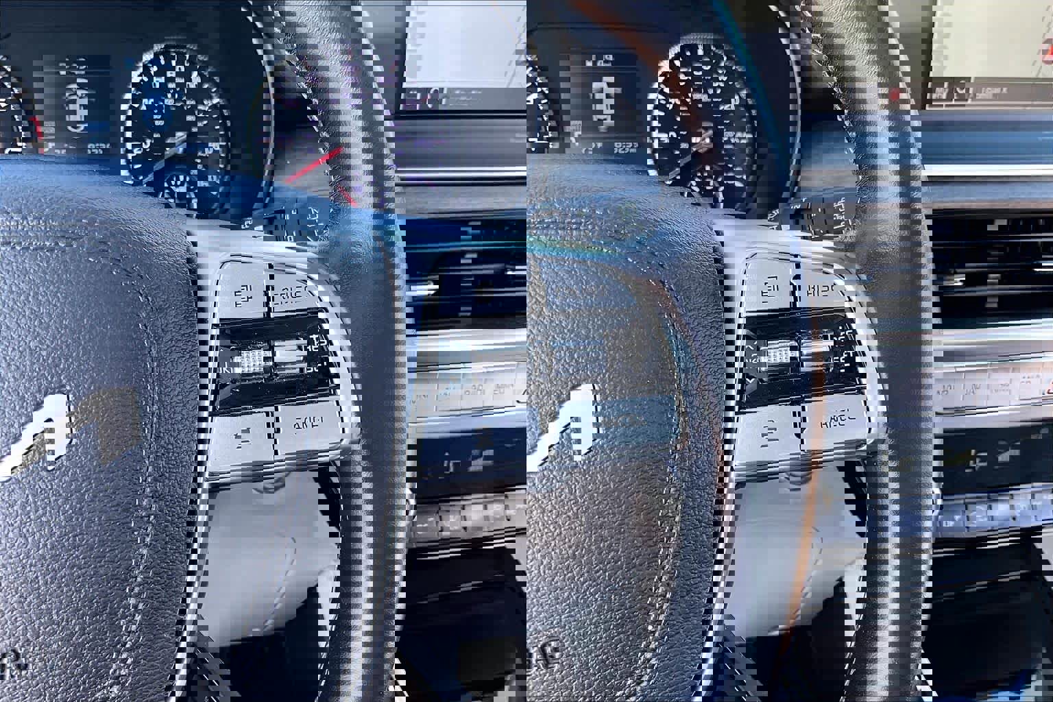 Used 2022 Kia Telluride EX w/ EX Premium Package image 25