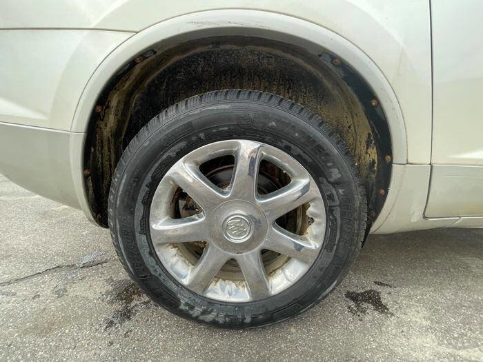 Used 2009 Buick Enclave CXL w/ Driver Confidence Package image 16