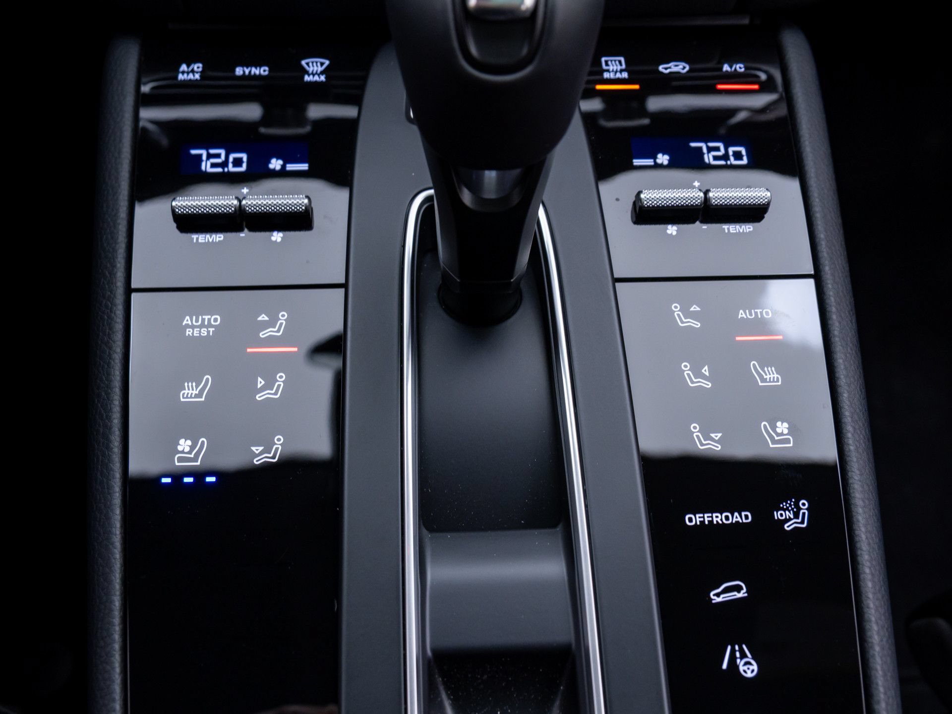 Certified 2026 Porsche Macan AWD/4WD image 27