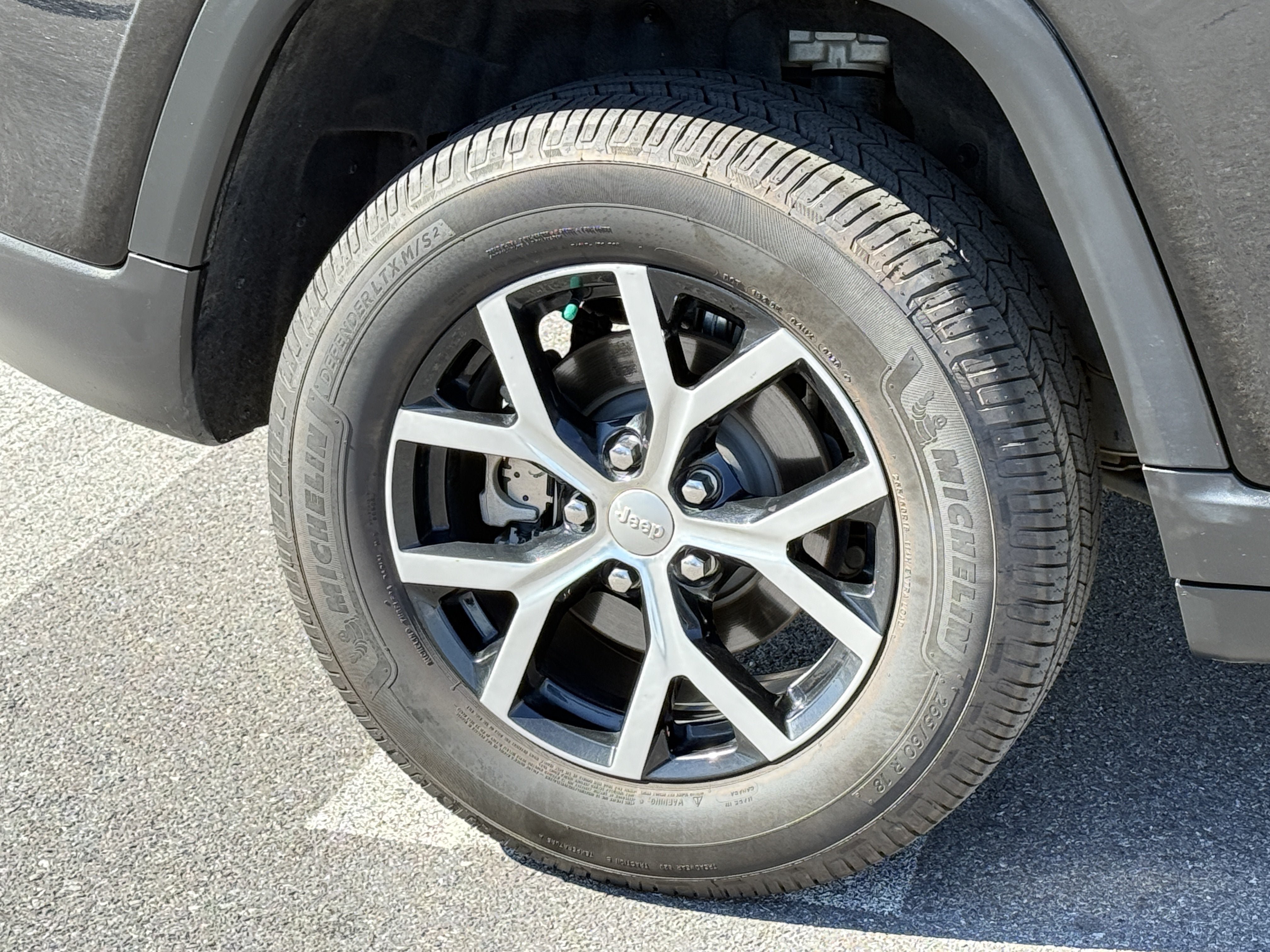 Used 2025 Jeep Grand Cherokee Limited RWD image 11