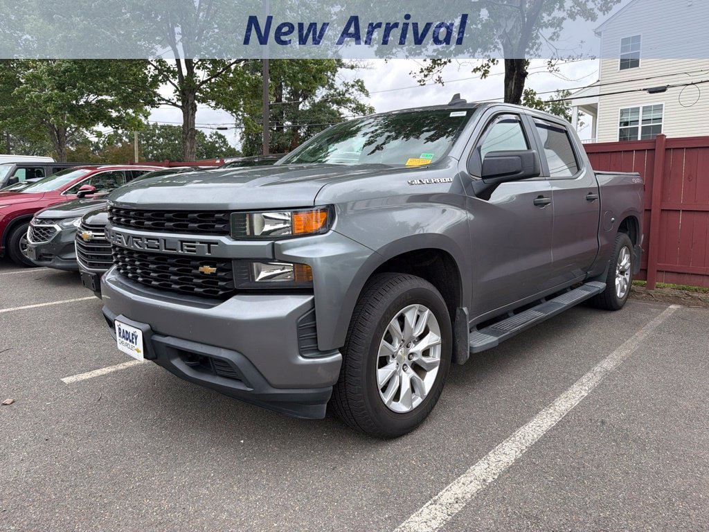 Used 2020 Chevrolet Silverado 1500 Custom w/ Custom Value Package AWD/4WD image 1