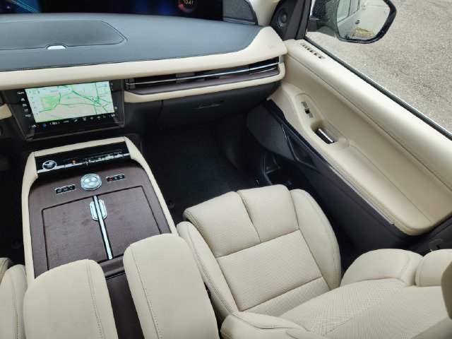New 2027 Lincoln Navigator Reserve AWD/4WD image 12