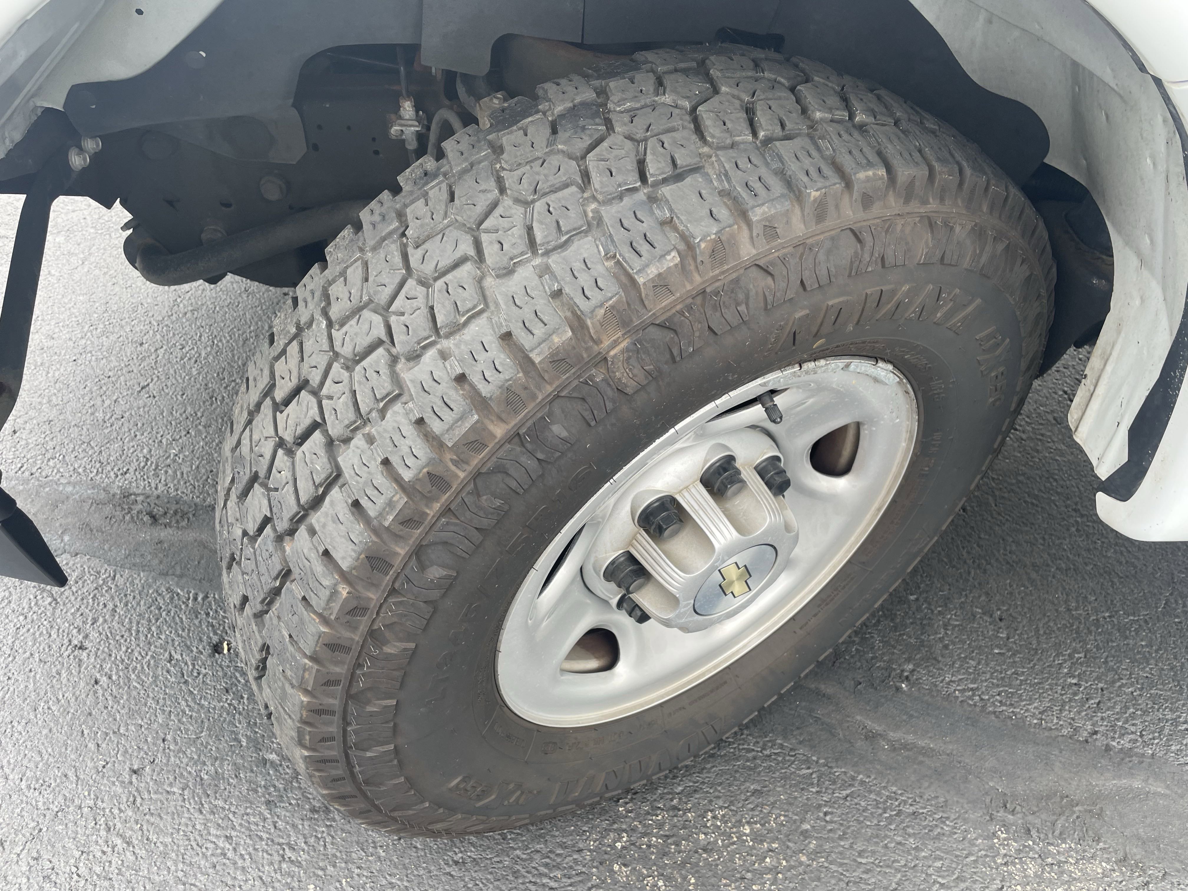 Used 2022 Chevrolet Express 2500 Extended w/ Driver Convenience Package image 14