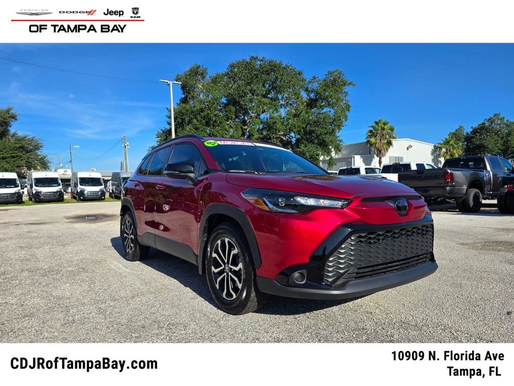 Used 2025 Toyota Corolla Cross AWD Hybrid w/ Moonroof Package image 1