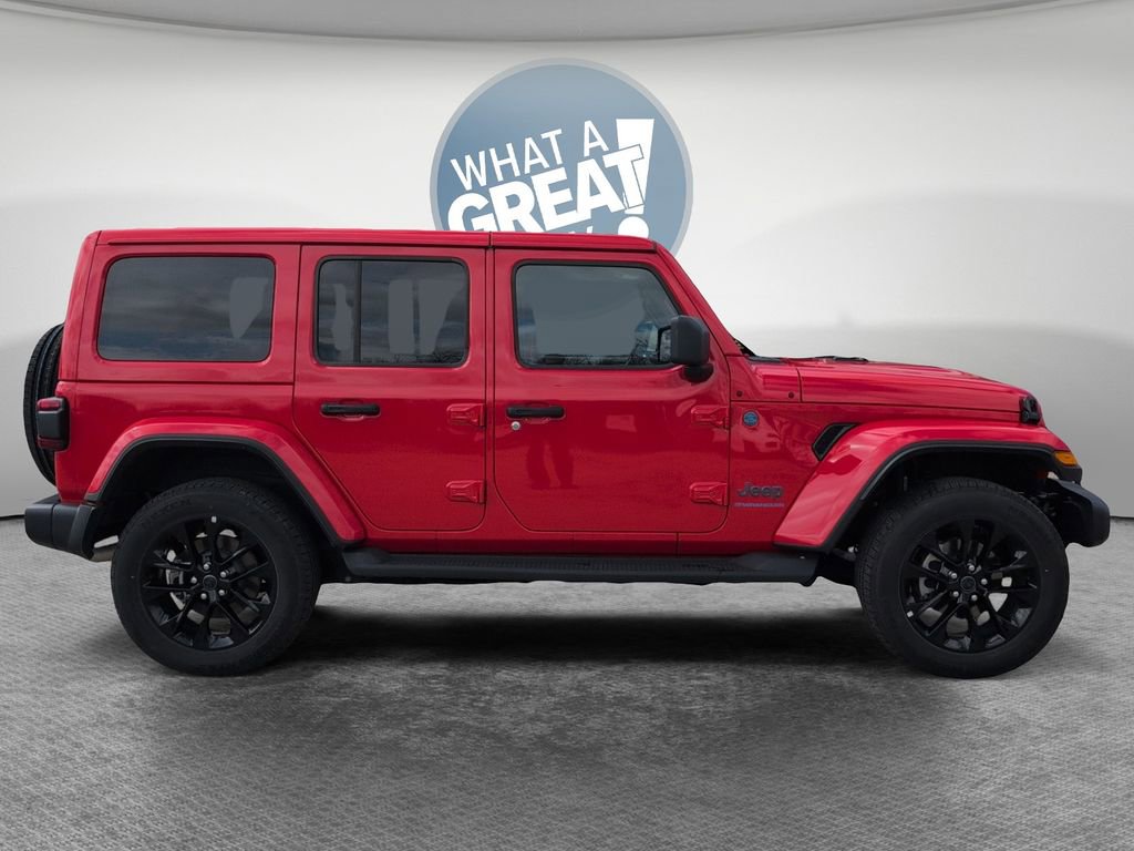 Used 2025 Jeep Wrangler Unlimited Sahara image 2