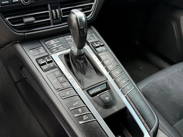 Used 2019 Porsche Macan AWD/4WD image 22