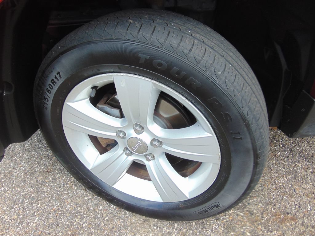 Used 2014 Jeep Patriot Latitude FWD image 24