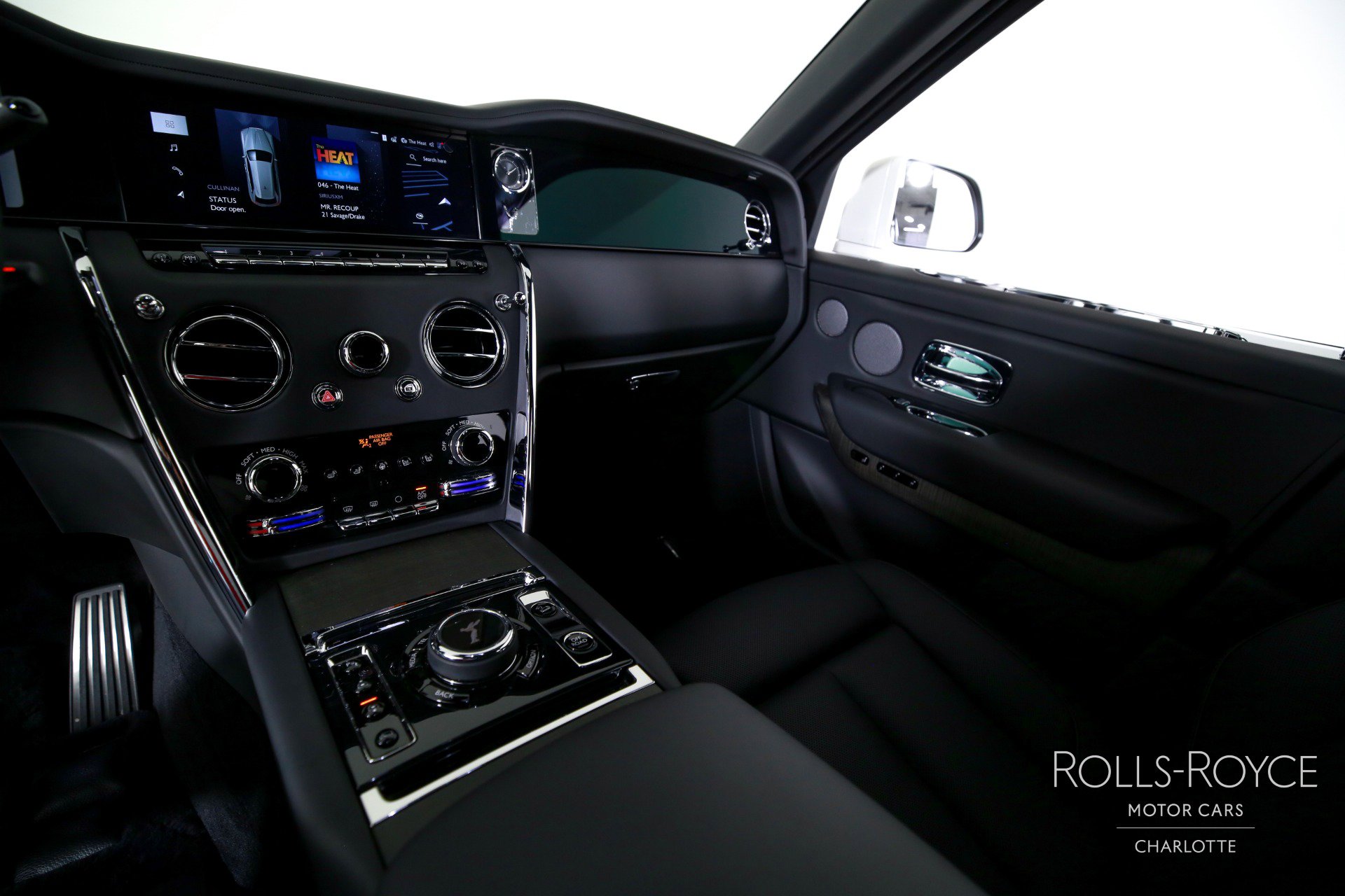 New 2026 Rolls-Royce Cullinan AWD/4WD image 16