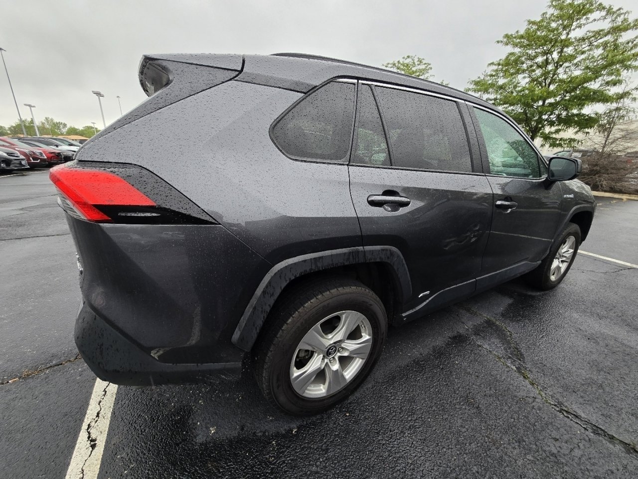 Used 2021 Toyota RAV4 LE AWD/4WD image 8