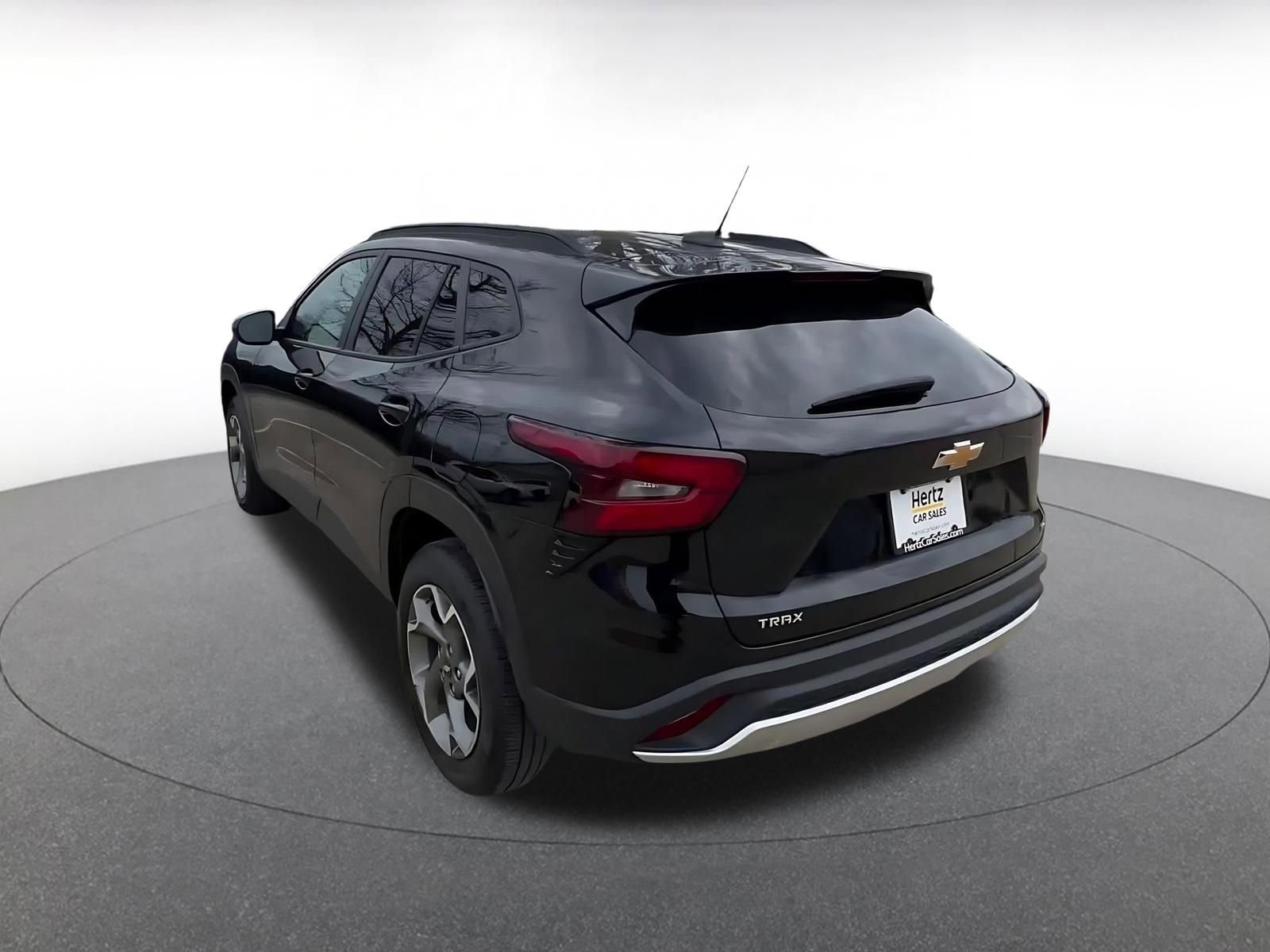 Used 2025 Chevrolet Trax LT image 11