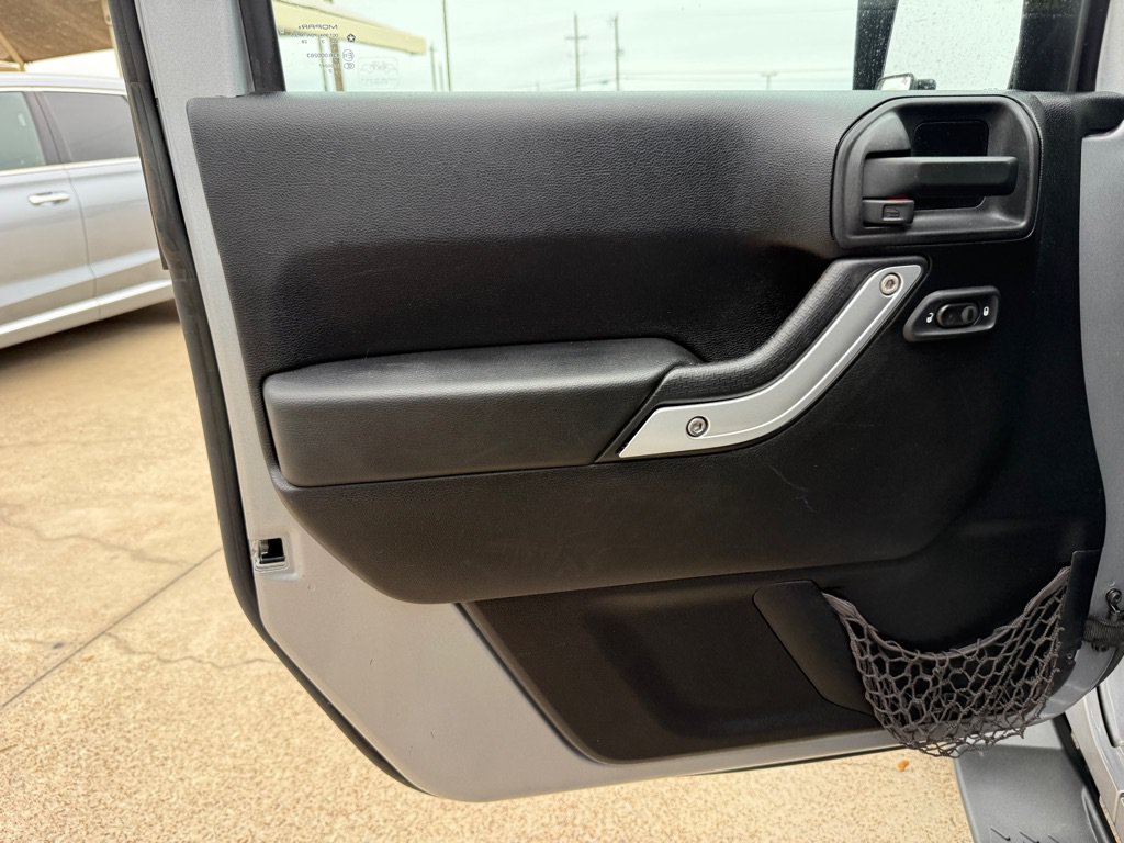 Used 2013 Jeep Wrangler Sahara w/ Connectivity Group AWD/4WD image 19